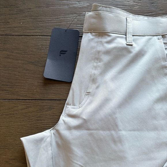 Fabletics The Only Pant Mens 30x 32 Gray Classic Modern Fit  Stretch Chino NWT - Picture 3 of 9
